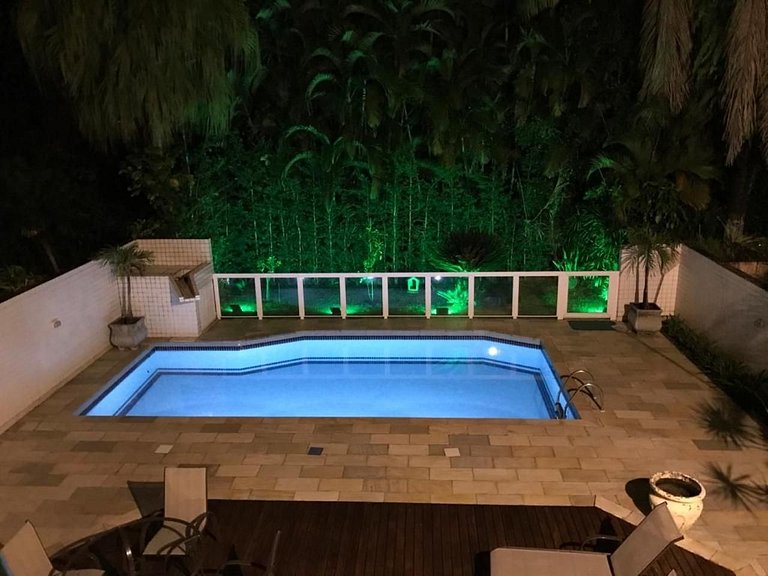 Tranquila e Espaçosa Casa na Riviera | 4 Suítes