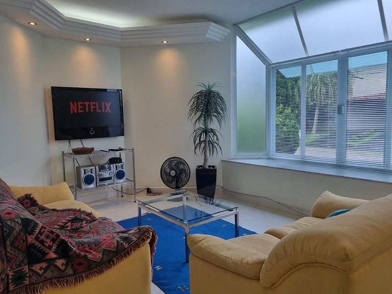 Tranquila e Espaçosa Casa na Riviera | 4 Suítes