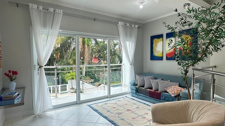 Tranquila e Espaçosa Casa na Riviera | 4 Suítes