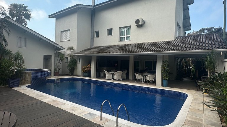 Alto Padrão na Riviera | 7 Quartos | Mód 19